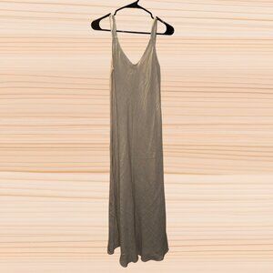 Lightweight Beige Linen Maxi Dress with V-Neckline